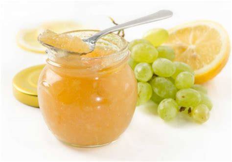 Weintraubenmarmelade mit Kräutern