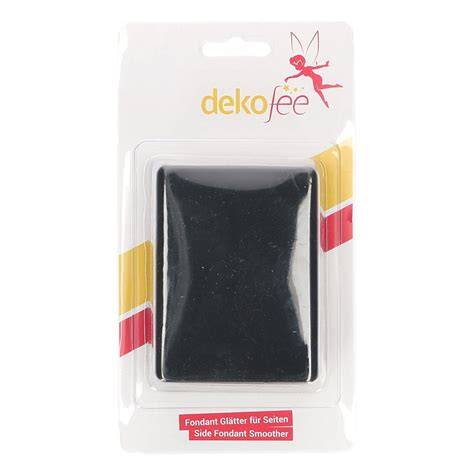 Werkzeuge für Fondant: Ausrollstab, Glätter, Ausstecher, Moulds