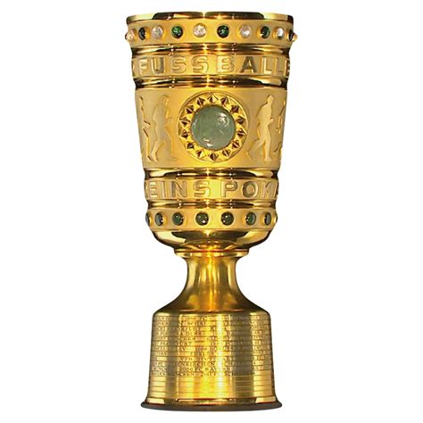 Wettkampf-Moment: Patissier-WM, Trophäe und Bühnenlicht
