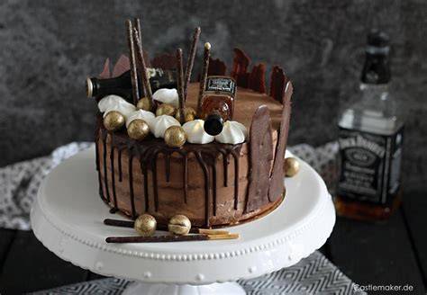 Whisky Torte schwarz mit Modellflasche