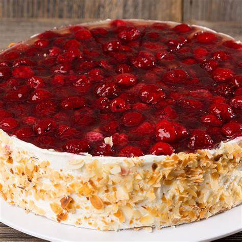 Windbeutel-Baileys-Torte - Schrittfolge und Serviervorschlag