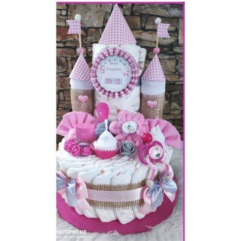 Windeltorte in Rosa mit Schloss-Design und Girlanden