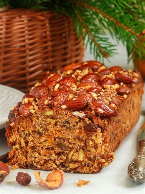 Winterlicher Früchtekuchen mit Trockenobst