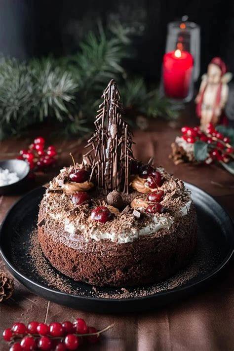 Winterlicher Kuchen mit Kokoscreme und Schneekugel-Deko