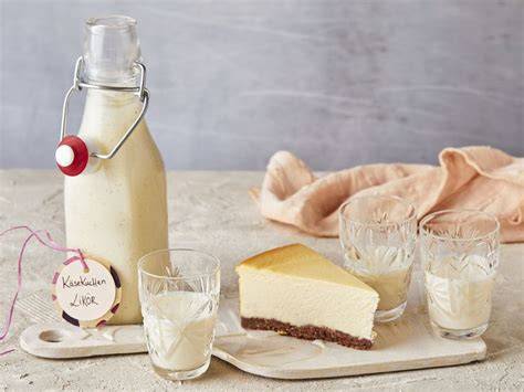 Wochenmarkt-Szene: Stand mit Käsekuchen und Likör