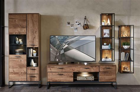 Wohnwand Manhattan im Industrial-Design mit Havanna Cognac und graphitfarbenem Metallgestell