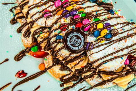 Wonder Waffel Bowl mit bunten Toppings