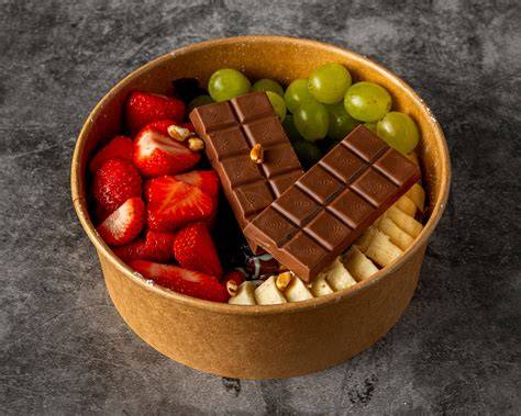 Wonder Waffel Bowl mit frischem Obst und Schokolade