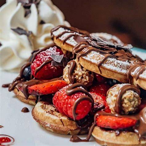Wonder Waffel mit Schoko, Erdbeeren und Smarties