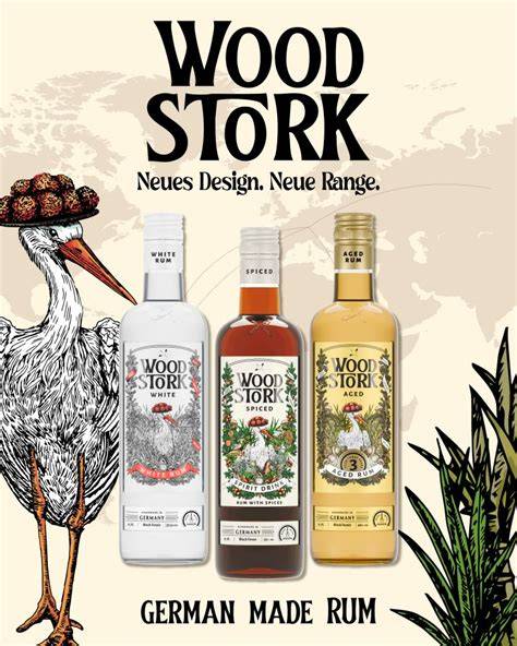 Wood Stork Spiced Rum und Torte im modernen Ambiente