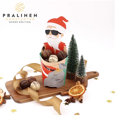 XXL-Weihnachtskollektion Paket mit Pralinen und Weihnachtsmann