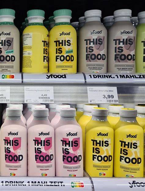 YFood-Produktpalette: Flaschen, Pulver, Riegel