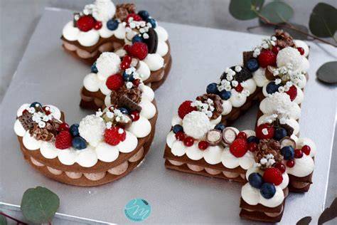 Zahlen- und Buchstabenkuchen - kreative Formen und Dekoideen