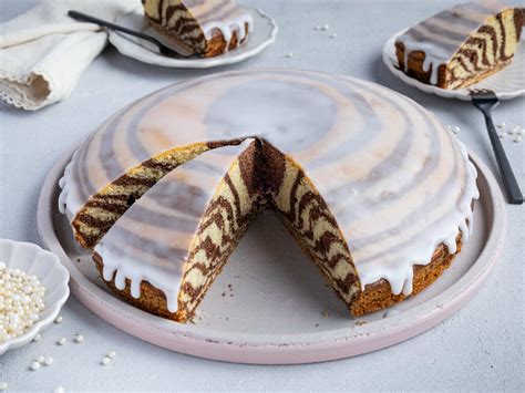 Zebra Kuchen mit typischem Streifenmuster