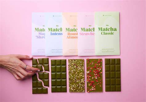 Zeremonieller Matcha und Schokolade verschiedener Sorten