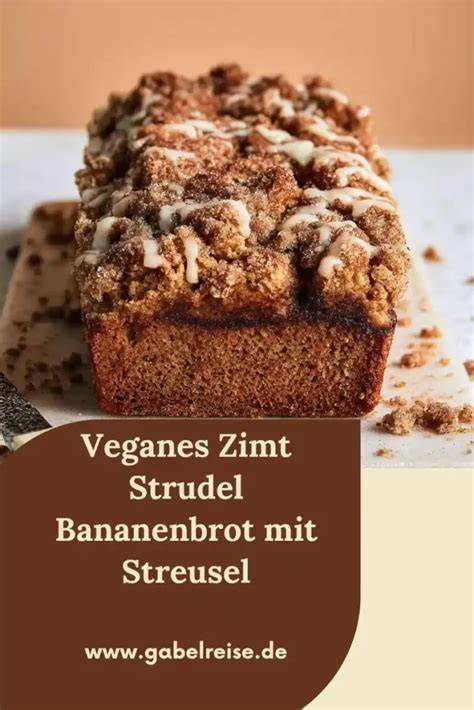 Zimt und Streusel auf Holzbrett