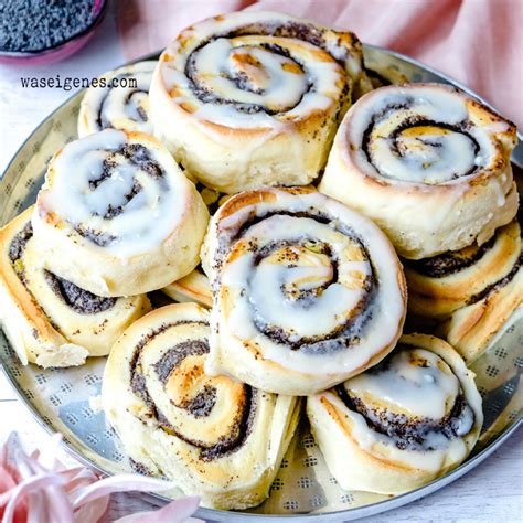 Zimt- oder Mohnschnecken mit Vanilleglasur