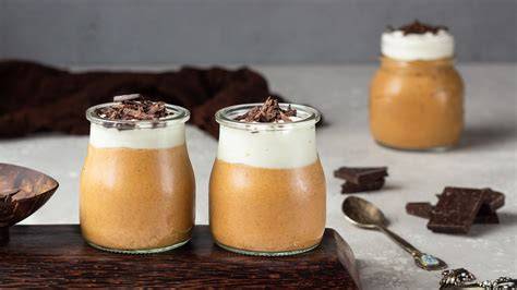 Zimt-Mascarpone-Mousse mit Schokospänen
