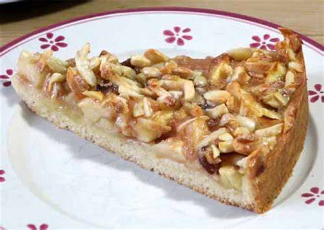 Zimtguss über Apfelkuchen mit Mandeln