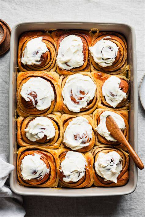 Zimtschnecken - servierfertig mit Frosting