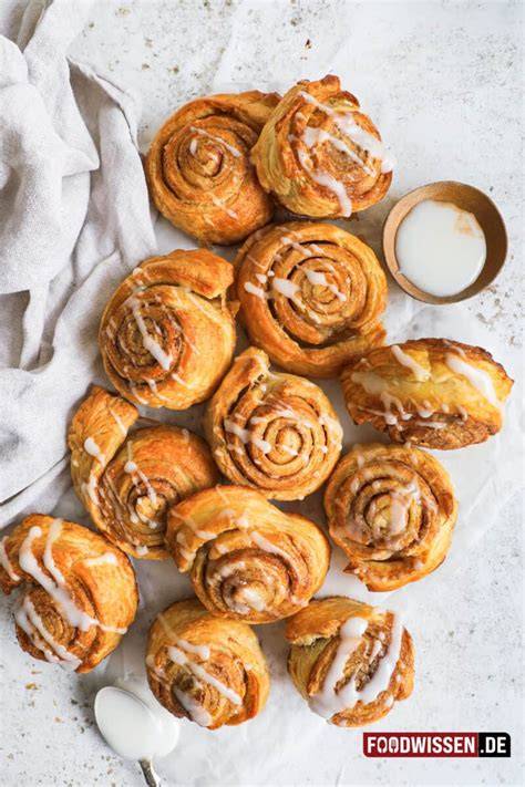Zimtschnecken mit zuckerfreier Zimtglasur