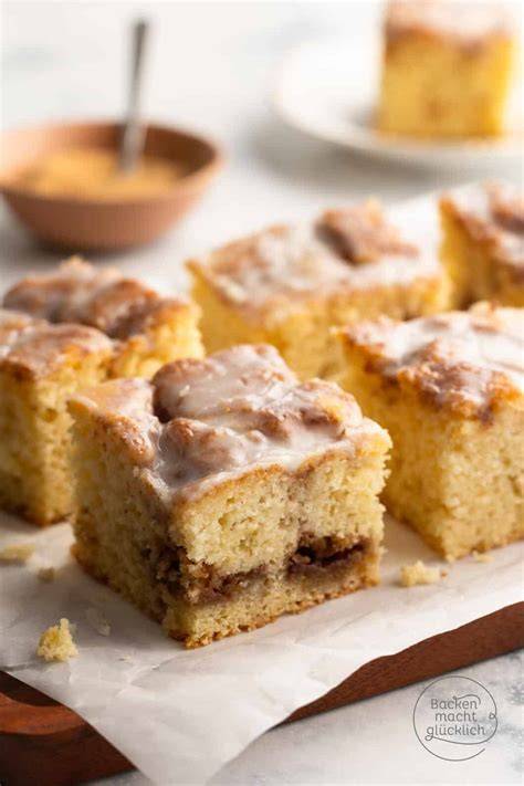 Zimtschnecken-Kuchen ohne Hefe mit Frischkäse-Frosting