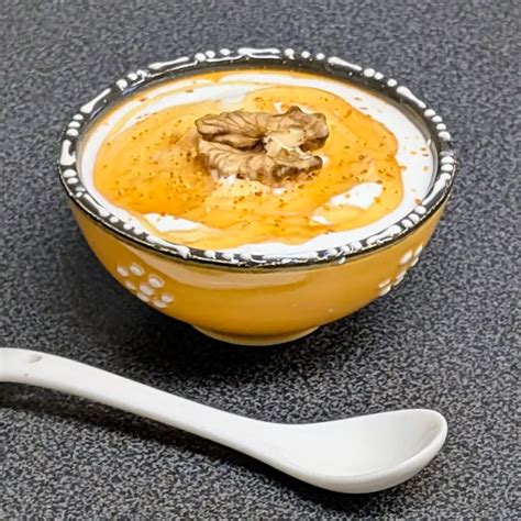 Zitronen-Ricotta-Crème mit Thymianhonig und Mandelkrokant