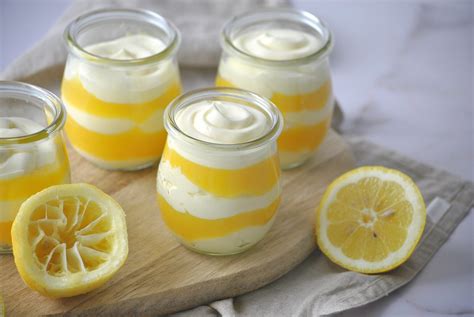 Zitronencreme im Glas