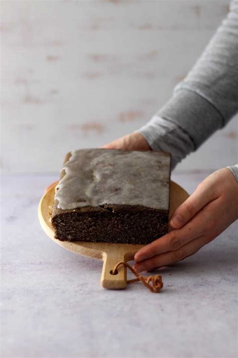 Zitronenguss auf Mohnkuchen: Schrittfolge als Infografik