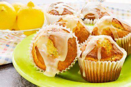 Zitronenguss auf Muffins