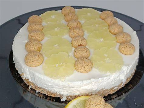 Zitronentorte ohne Backen mit Keksboden