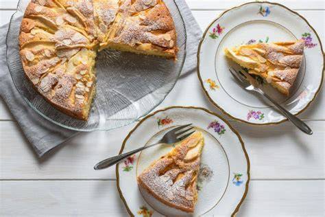 Zitroniger Apfelkuchen mit Puderzucker