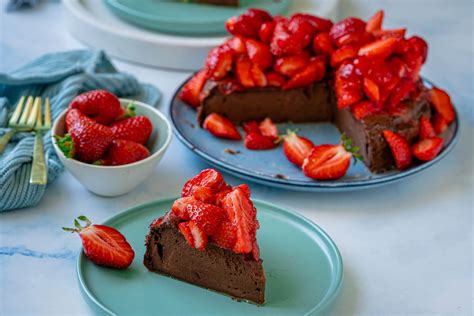Zubereitung: Keksboden für Schoko-Käsekuchen mit Erdbeeren