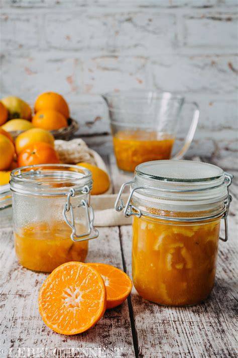 Zubereitung Rumtopf Marmelade: Kochen der Fruchtmischung mit Gelierzucker