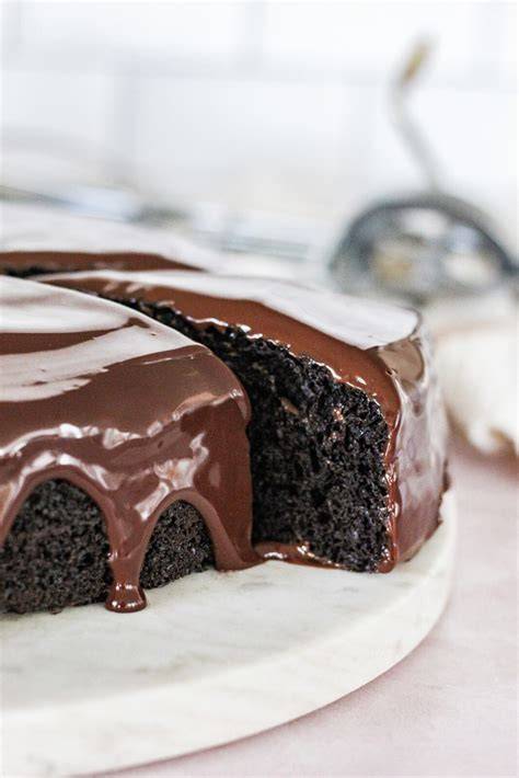Zubereitung der Ganache mit Sahne und Schokolade