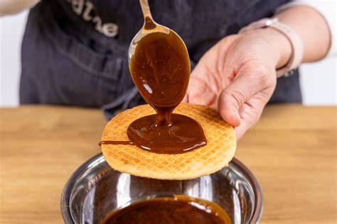 Zubereitung der Sirupfüllung für Stroopwafels