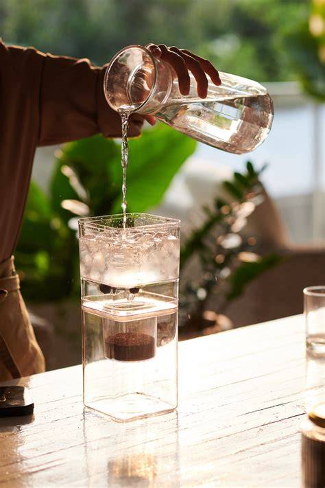 Zubereitung eines Honig-Salz-Pre-Workout-Drinks