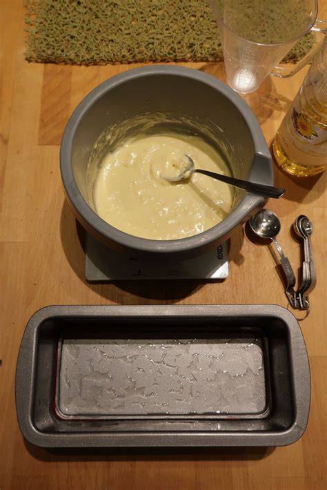 Zubereitung eines Quark-Öl-Blechkuchens