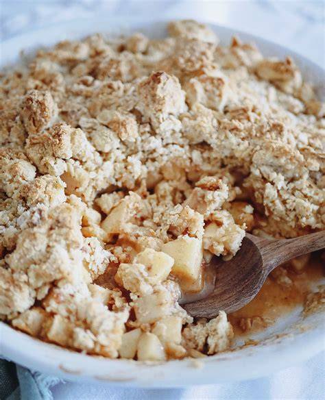 Zubereitung eines klassischen Apfel-Streuselkuchens