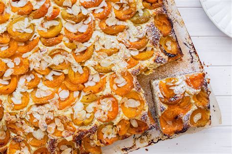 Zubereitung und Schneiden von Blechkuchen