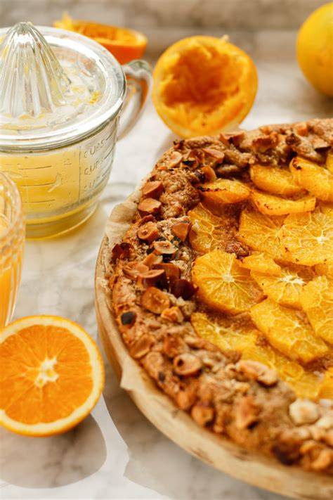 Zubereitung und kreative Verwendung von Orangen in der Küche (Desserts, Säfte, Orangen-Zucker)