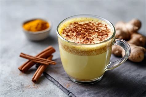 Zubereitung von Kurkuma-Honig und Rezept für Goldene Milch