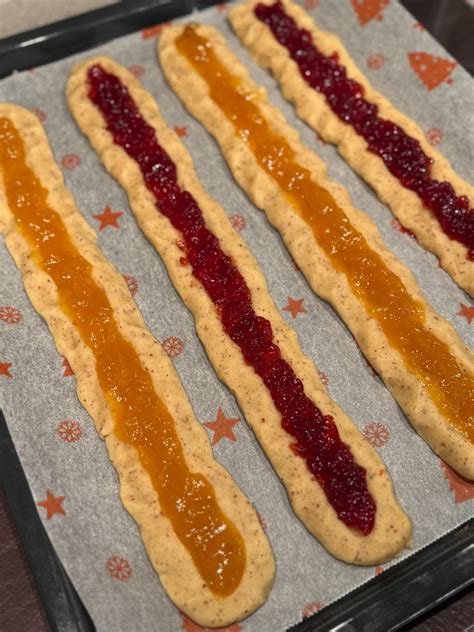 Zubereitung von Plätzchenstangen mit Marmelade