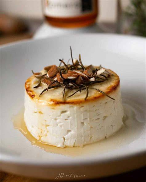 Zubereitungsschritte: Überbackener Ziegenkäse mit Honig und Rosmarin