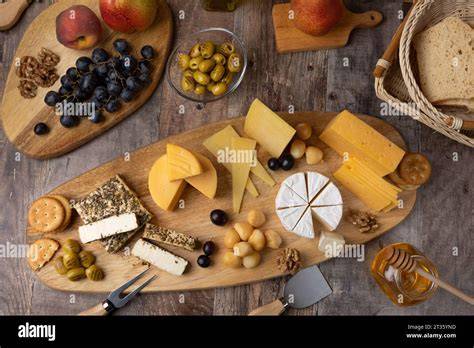 Zubereitungsschritte: Kuchenboden, geschnittene Walnüsse und Handmixer