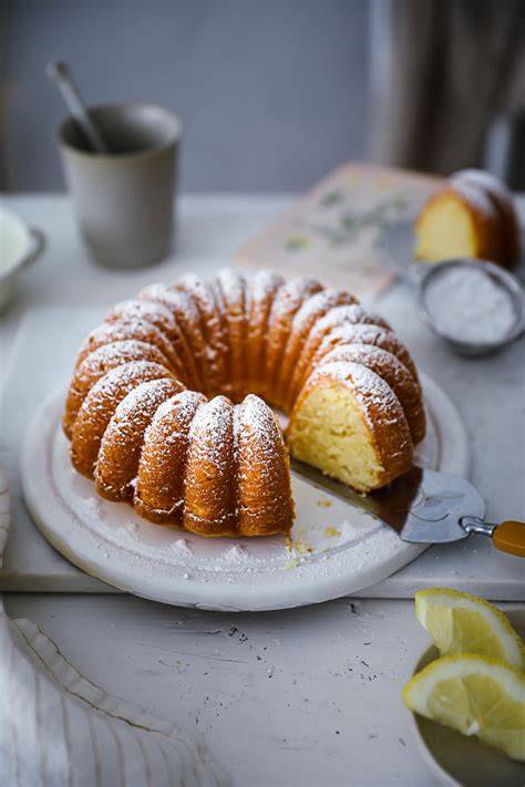 Zubereitungsschritte Ciambella mit Joghurt und Zitrone