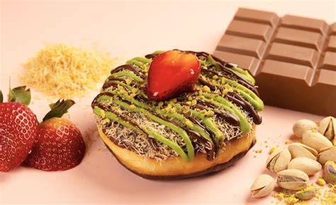 Zubereitungsschritte Dubai Schokolade Donut: Teigkugeln, Frittieren, Abtropfen