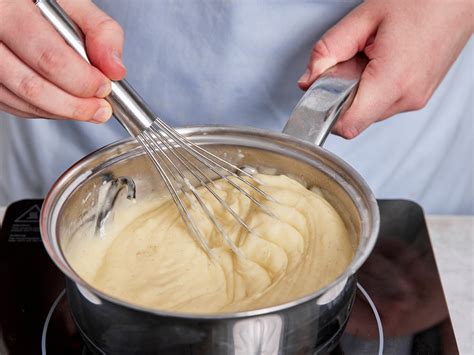 Zubereitungsschritte von Crème Pâtissière - vom Kochen bis zum Abkühlen