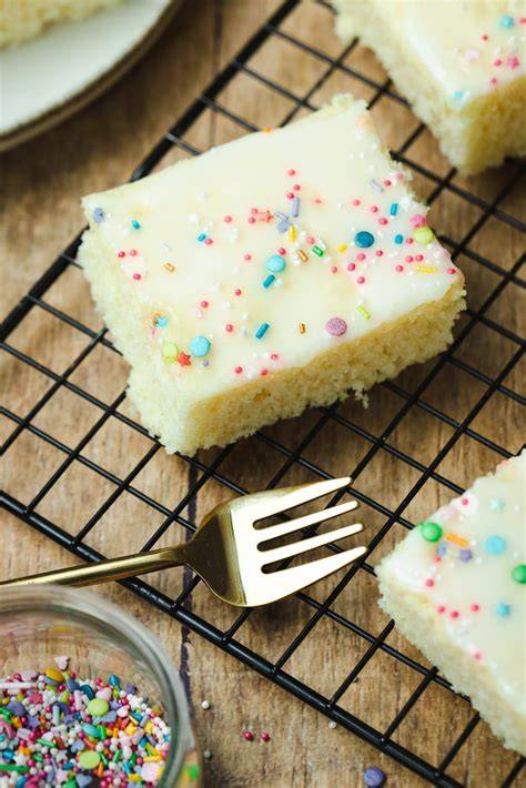 Zuckerguss für Fantakuchen in verschiedenen Farben