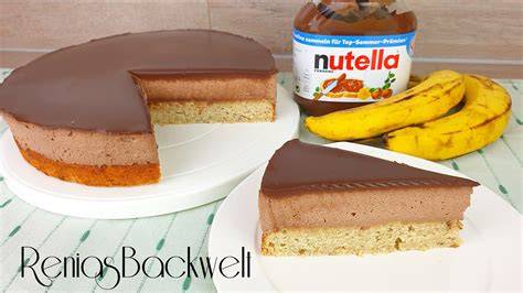 Zusammenstellen der Nutella Bananen Torte in einer Springform